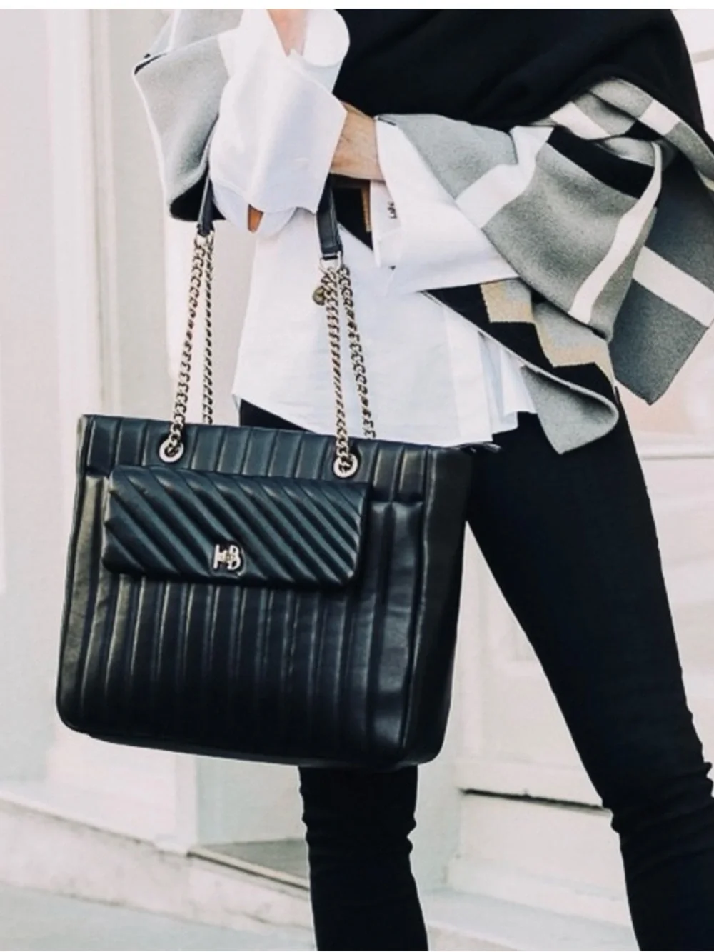 RARE Henri BENDEL 712 Zip Tote Black Quilted Puffy Leather Large Bag Gold Chain